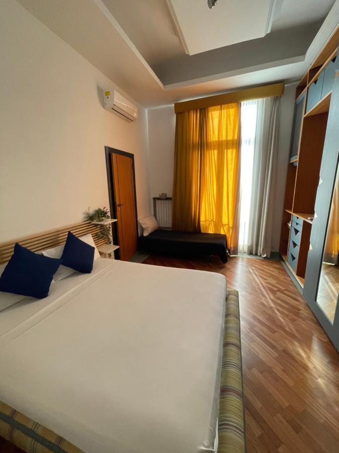 Smln Rooms & Suites เนเปิลส์ ภายนอก รูปภาพ