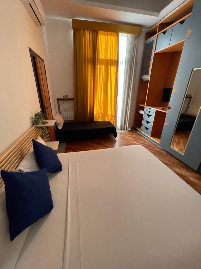 Smln Rooms & Suites เนเปิลส์ ภายนอก รูปภาพ