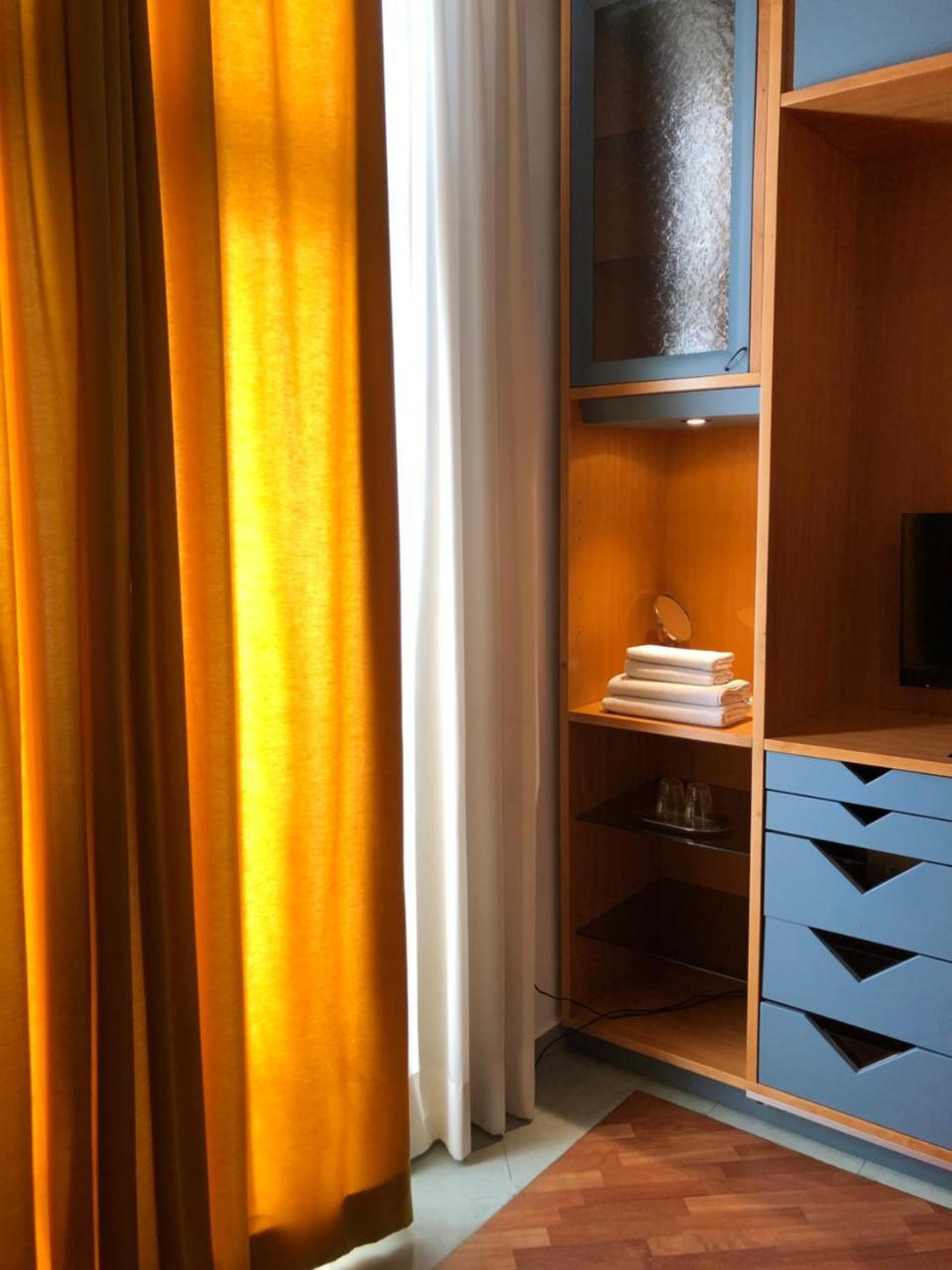 Smln Rooms & Suites เนเปิลส์ ภายนอก รูปภาพ